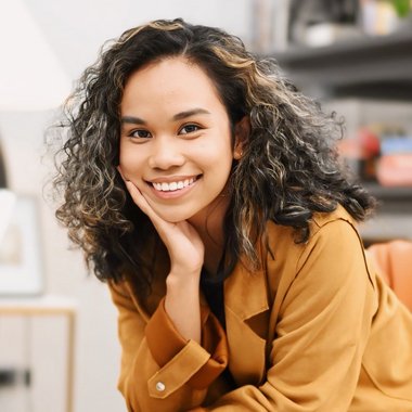 Ma. G. - Freelance Graphic Designer