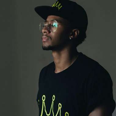 Victor O. - Freelance Motion Graphic Designer