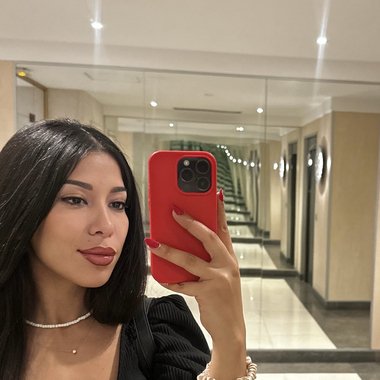 Mouna R. - Freelance Digital Marketer