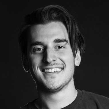 Ian C. - Freelance Graphic Designer