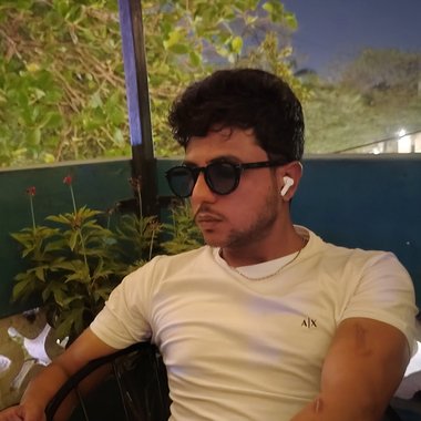Mohammed A. - Freelance Graphic Designer