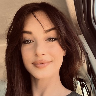 Sandra A. - Freelance Content Creator