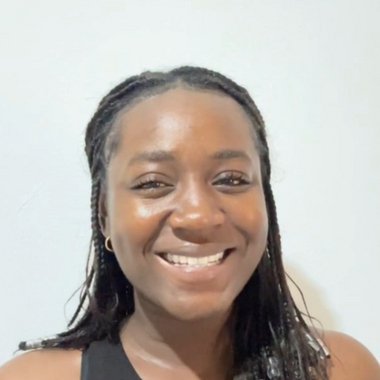 Ella S. - Freelance Copywriter