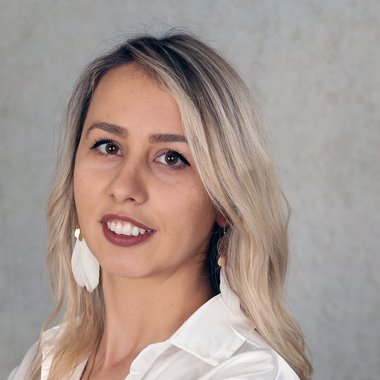 Andoneta M. - Freelance Packaging Designer