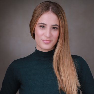 Lara M. - Freelance Actress