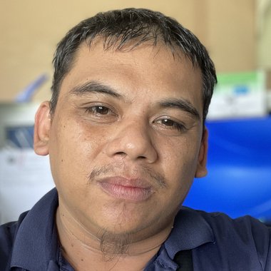 Sizqo D. - Freelance Graphic Designer