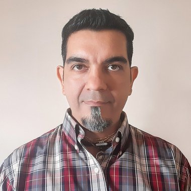 Rodrigo G. - Freelance Graphic Designer