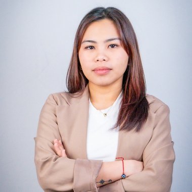 Valerie - Freelance Graphic Designer