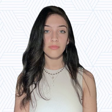 Alexandra C. - Freelance Product Designer