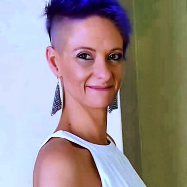 Sarah-Jane M. - Freelance Digital Marketer