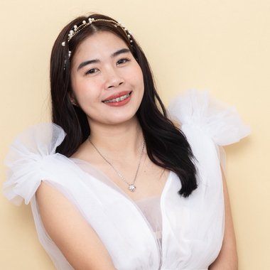 Janice F. - Freelance Graphic Designer