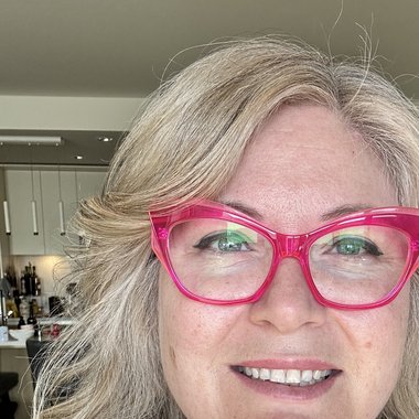 Vickie M. - Freelance Digital Marketer