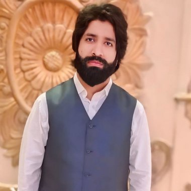 Shahid Q. - Freelance Graphic Designer