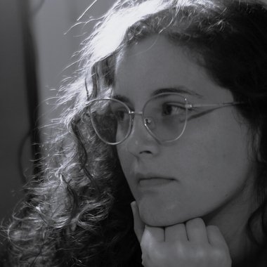 Chiara R. - Freelance Graphic Designer