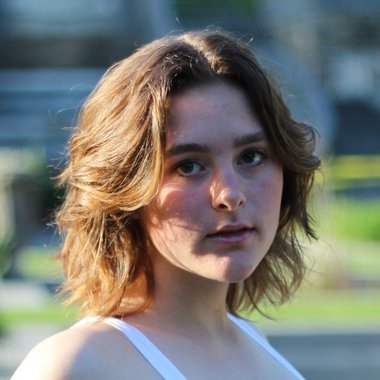 Elle D. - Freelance Graphic Designer