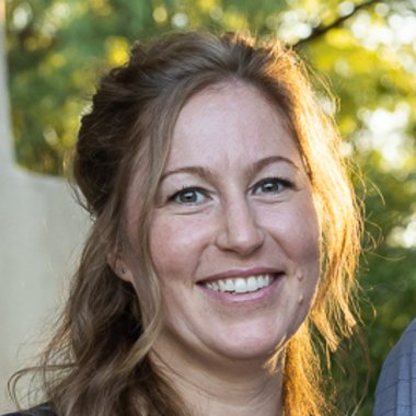 daniellenpreuss - Freelance Graphic Designer