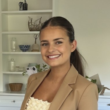 Evie H. - Freelance Marketing Analyst