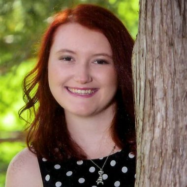 MWolfe23 - Freelance Graphic Designer