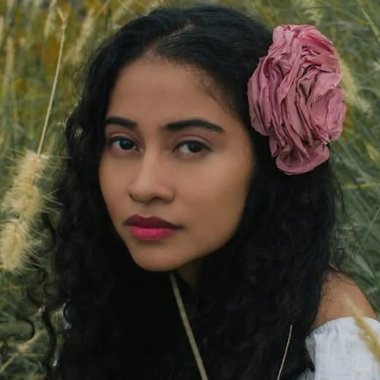 Scarlet S. - Freelance Motion Graphic Designer