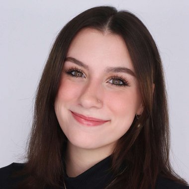 Olivia P. - Freelance Hair And Makeup