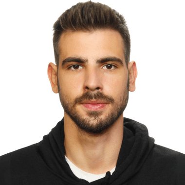 Batu M. - Freelance Front End Developer