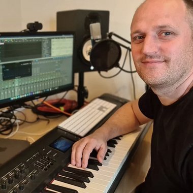 David E. - Freelance Music Producer