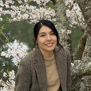 Brenda V. - Freelance Graphic Designer