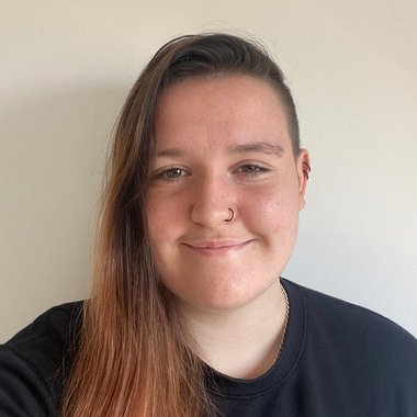 Lucy T. - Freelance Logo Designer