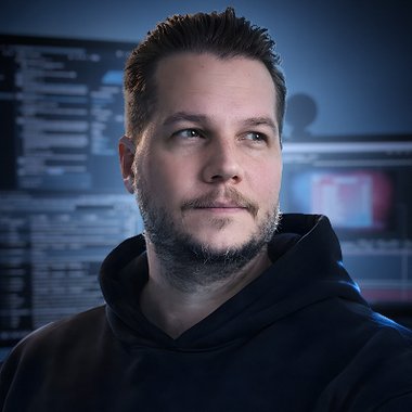 Robert H. - Freelance Brand Designer