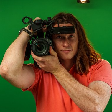 Louis G. - Freelance Video Editor