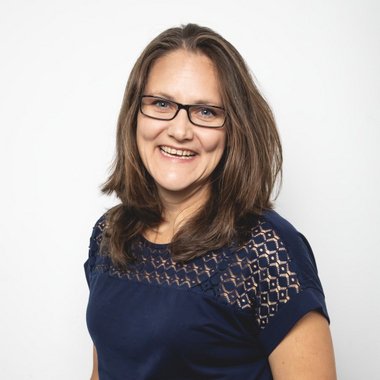 Alida - Freelance Graphic Designer