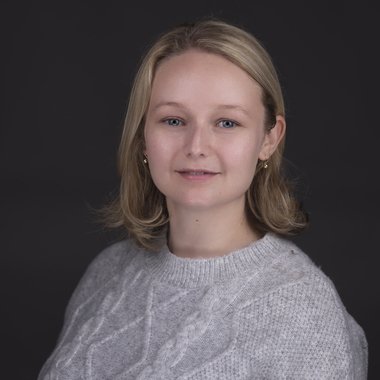Evelyn G. - Freelance 2nd Assistant Director