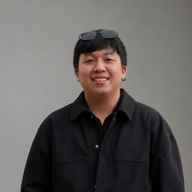 Vee C. - Freelance Art Director