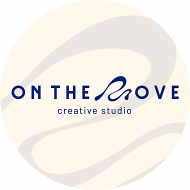 Eloïse D. - Freelance Graphic Designer