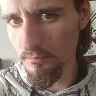 EVEZ - Freelance Content Creator