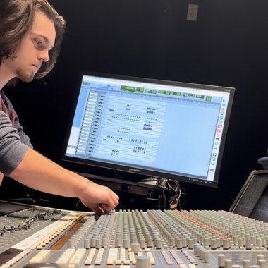 Cameron M. - Freelance Music Producer