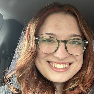 Melissa M. - Freelance Stylist