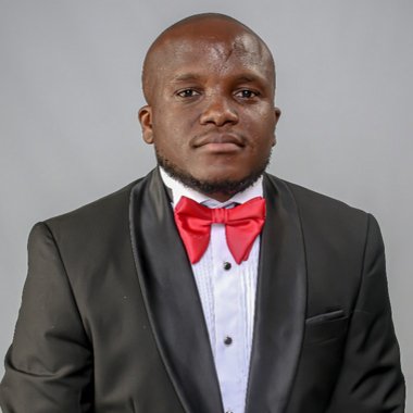 JUMA (. - Freelance Graphic Designer