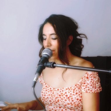 Giulia - Freelance Singer