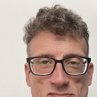 Robert R. - Freelance Copywriter