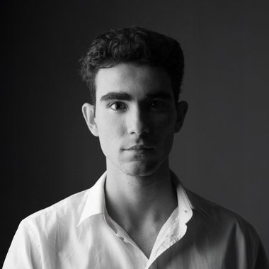 Victor M. - Freelance Graphic Designer