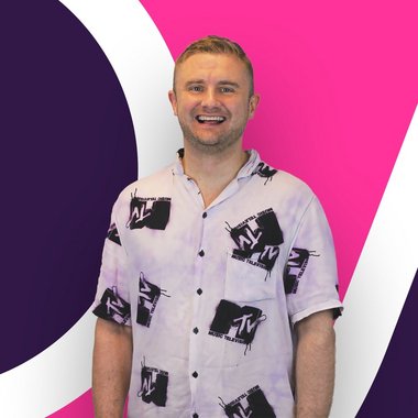 Alex B. - Freelance Graphic Designer