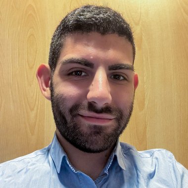 Fabrizio B. - Freelance Graphic Designer