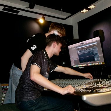 Yeschef A. - Freelance Music Producer