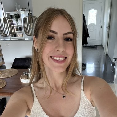 Sonja N. - Freelance Web Designer