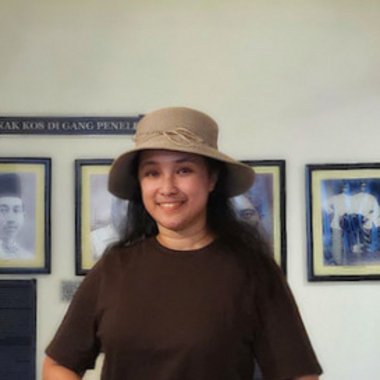 Thea M. - Freelance Video Editor