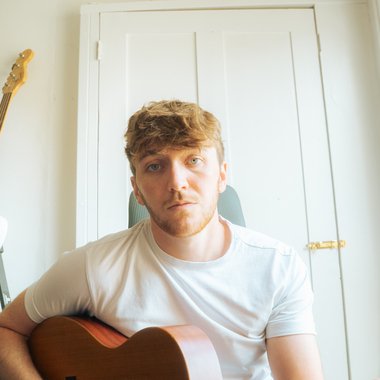 Max W. - Freelance Bassist