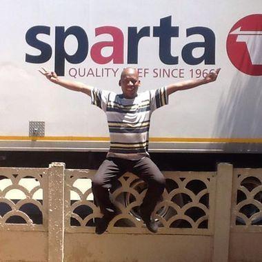 Vincent G. - Freelance Graphic Designer