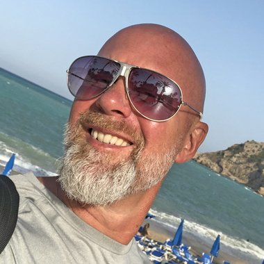 Christian L. - Freelance Presentation Designer