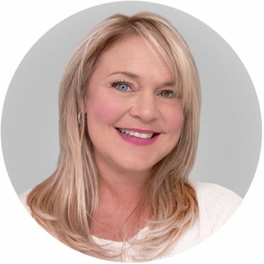 KristenRenwand - Freelance Graphic Designer